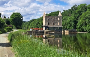 écluse sur la Mayenne