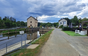 écluse sur la mayenne